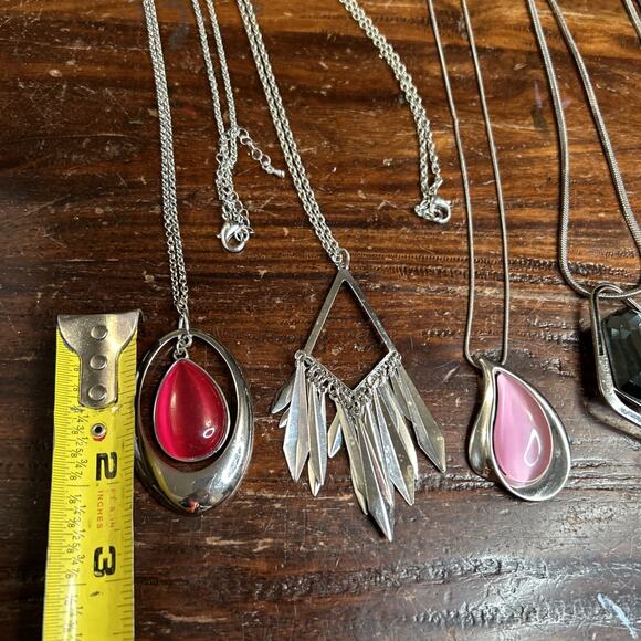 Lot (4) Costume Jewelry Teardrop Rhinestone Necklaces Silver Tone Pink Red Black - Picture 6 of 7